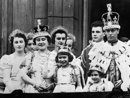 Will, King
George, Queen and Princess Elizabeths, Princess Margaret and some
other people.